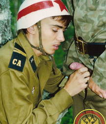 officer and soldier 5b6aa29c794cf.jpg