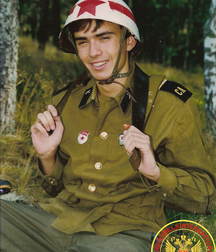 officer and soldier 5b6aa2c63fc9f.jpg