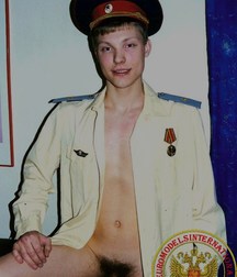 Russian guys in uniform 5b6ab74bdc0f1.jpg