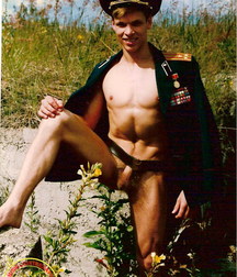 Russian guys in uniform 5b6ab75684a52.jpg