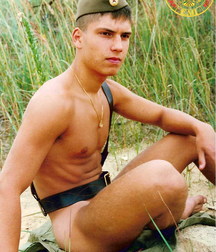 Russian guys in uniform 5b6ab78dc7dd5.jpg