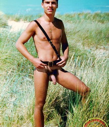 Russian guys in uniform 5b6ab790c3433.jpg