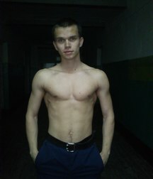 Boys in uniform 5b6bc432cdd1f.jpg