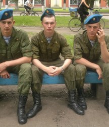 Boys in uniform 5b6bc46330809.jpg