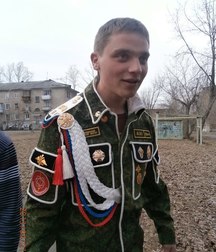 Boys in uniform 5b6bc46db63eb.jpg