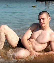 Max 5b6c04585d8a9.jpg