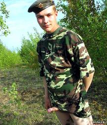 Real russian soldier 5b976385355fb.jpg