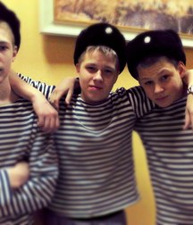 Russian navy cadets 5bccdf7ba3871.jpg