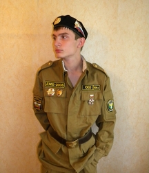 Artyom 5bd011d6a12dd.jpg