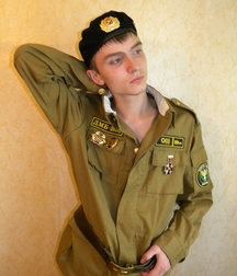 Artyom 5bd011ee61ca6.jpg
