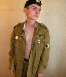 Artyom 5bd012265c4ca.jpg