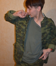 Vanya Military Stile 5bd2207296394.jpg