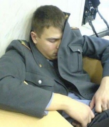 Sleeping Russian Soldiers 5c1e7262e2ad0.jpg