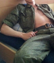Real Russian Soldiers 5d1aeff051659.jpg