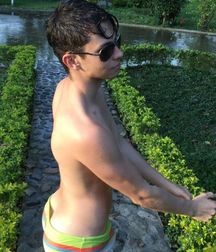 hottest boys nude 5b2fd96c56b57.jpg