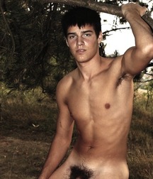hot boys 5b4b8e2f77235.jpg