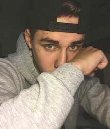 face teen gay tube 5fb2cf7eb6e51.jpg