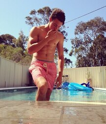  Twinks adorable gay tube  5fb2e50936324.jpg