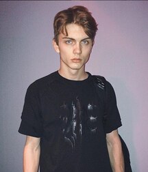  Twinks adorable gay tube  5fb2e5e08bf73.jpg