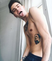  Twinks adorable gay tube  5fb2e605432de.jpg
