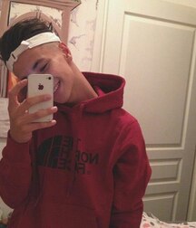  Twinks adorable gay tube  5fb2e665c1f21.jpg