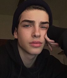  Twinks adorable gay tube  5fb2e674da693.jpg