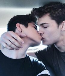 Twinks 5fb47ff410bd3.jpg