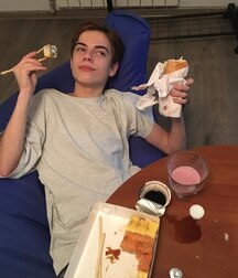 Twinks 5fb47ff5e2991.jpg