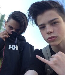 Twinks 5fb4800559d4c.jpg