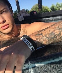 Twinks 5fb4803a92779.jpg