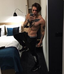Twinks 5fb4805863987.jpg