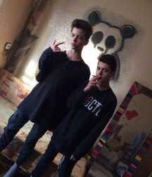 Twinks 5fb48273c114e.jpg