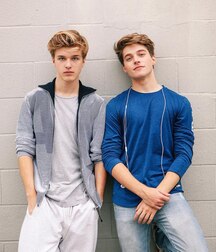 Twinks 5fb482bb30351.jpg
