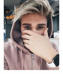 Twinks 5fb482f90e1b9.jpg