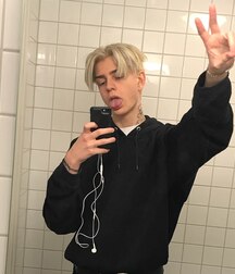 Twinks cute top mix gay tube 5fbbc099395e0.jpg