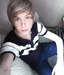 Pretty Boys 5b1f35e42bd6b.jpg