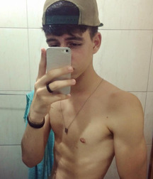 Pretty Boys 5b1f360d85ecb.jpg