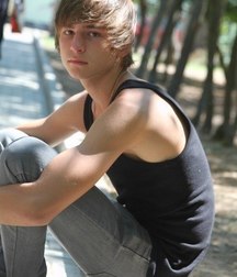 Pretty Boys 5b1f3621e4ab2.jpg