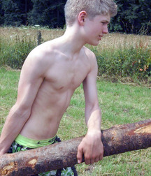 Pretty Boys 5b1f36837dbf8.jpg