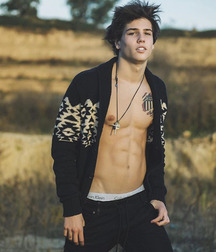 Pretty Boys 5b1f36aa99f7c.jpg