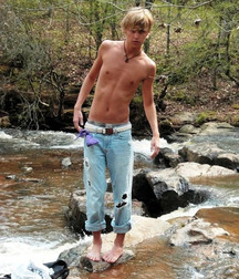 Pretty Boys 5b1f36b6a0ffb.jpg