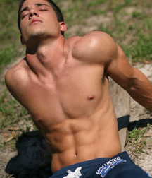 Pretty Boys 5b1f36ec8ecb3.jpg