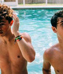 Pretty Boys 5b1f374453f56.jpg