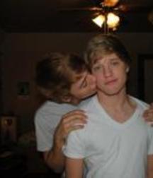 Cute Couples 5b1fcdf224396.jpg