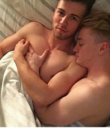 Cute Couples 5b1fce2925a08.jpg