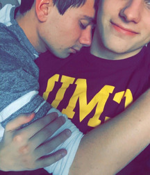 Cute Couples 5b1fce9b53874.jpg