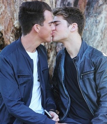 Cute Couples 5b1fcea5ace11.jpg