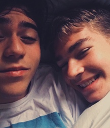 Cute Couples 5b1fcebe0ba3e.jpg