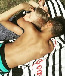 Cute Couples 5b1fcf1b4b008.jpg