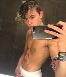 Cute looking boys 5c7ad35763447.jpg